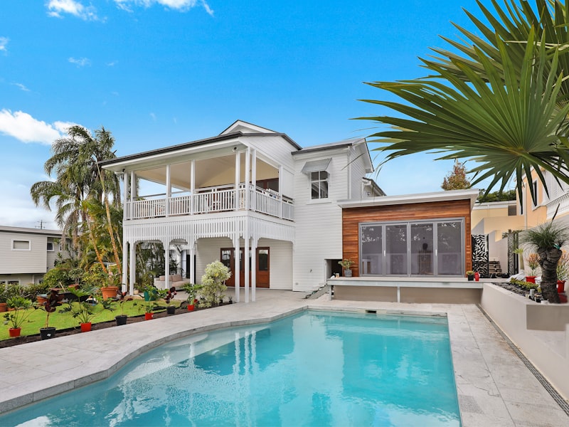 Casa Moderna com Piscina